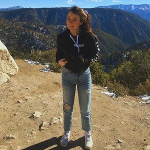 Meet your Posher, Alyssa